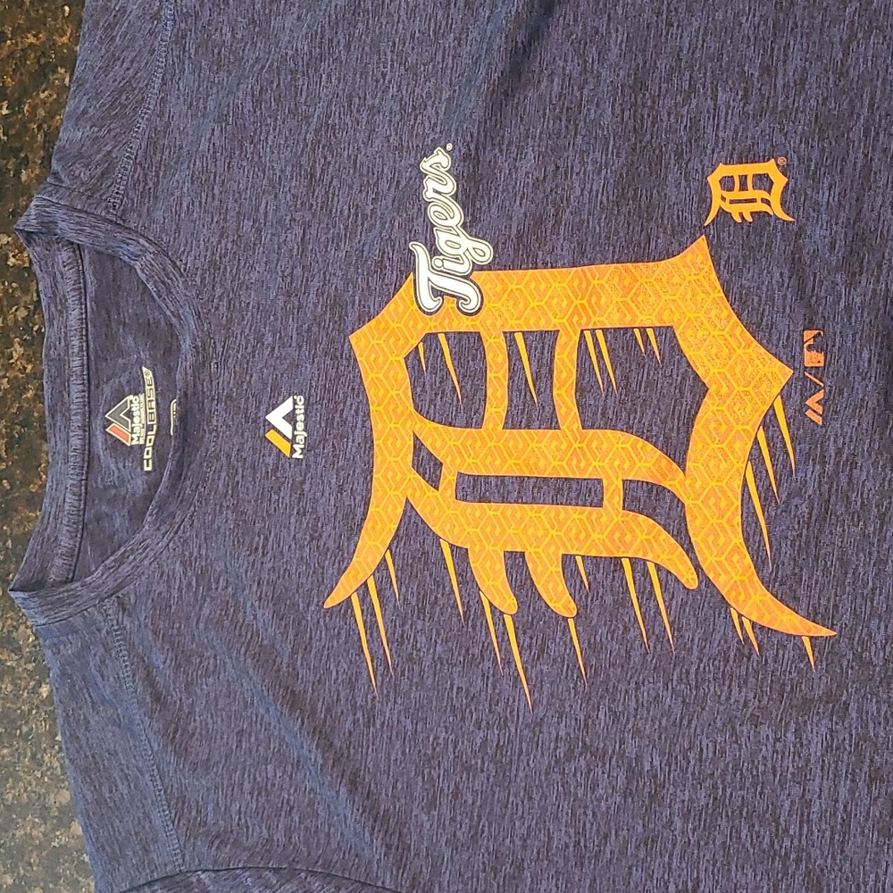 Majestic Detroit Tigers cool bass T-shirt